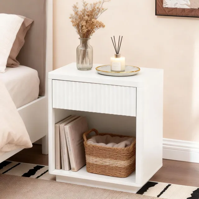 DESMIU Nachtkastje - Met Lade En Open Vak - Modern Geribbeld Design Voor Slaapkamer Woonkamer Of Werkkamer - MDF - 55x40x63,5 Cm - Wit
