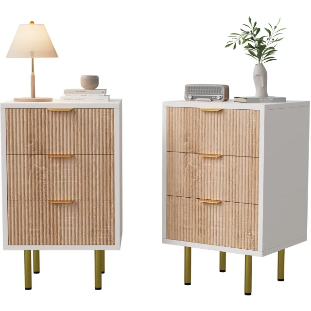 SHOPENTRA Set van 2 Nachtkasten met 3 Lades - Modern Geribbeld Design met Goudkleurige Grepen & Poten, 40x40x65cm, Voor Slaapkamer Natuurlijke kleur