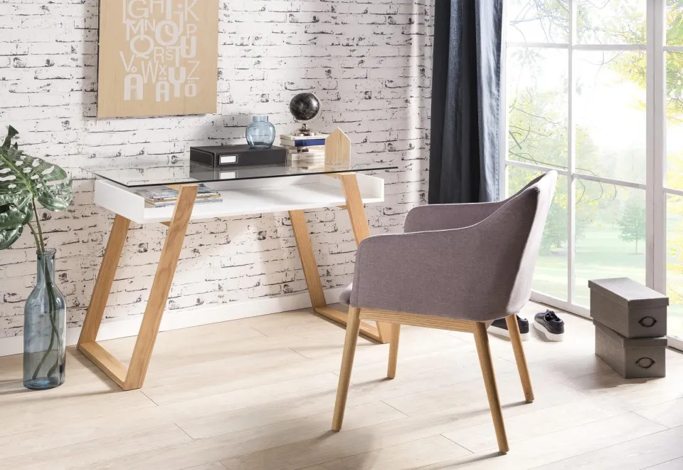 Bureau Anna Eiken-Wit, foto 2