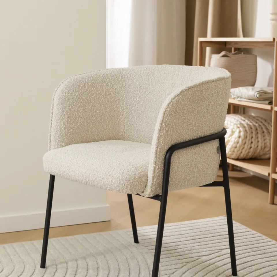 Nolon Josefien eetkamerstoel met armleuningen in bouclé beige, foto 5
