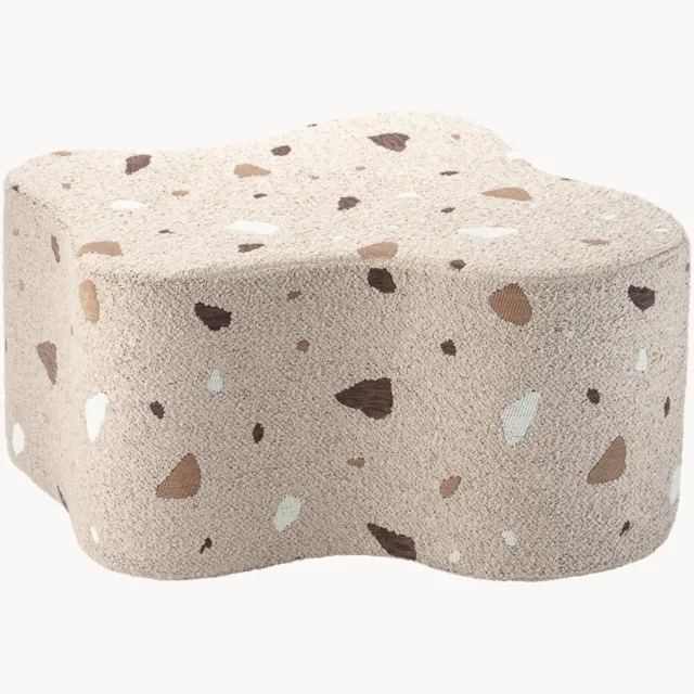 Wigiwama Handgemaakte bouclé poef Cloud Beige