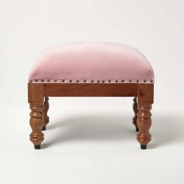 Homescapes Rechthoekige fluwelen kruk Mable - roze met houten poten, 50x30x40 cm