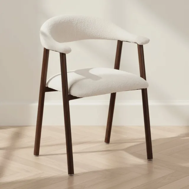 Dimehouse Set van 2 Japandi Eetkamerstoelen Beige Bouclé Suki - Walnoot Frame - Met Armleuning - Stof - Japandi Ivoor