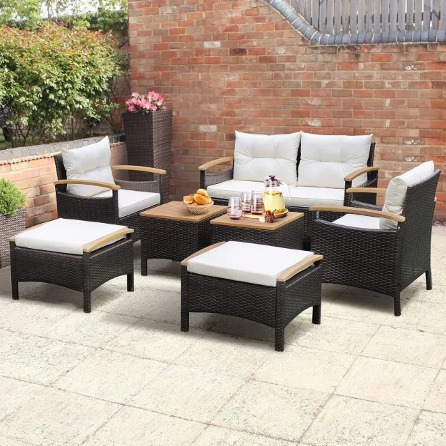 Laura Tuin Loungeset 7-delig Rotan 118 x 60,5 x 74 cm – Modulaire Bistro Lounge Set met 2-zits Bank, 2 Stoelen, 2 Voetenbanken en 2 Tafels – PE Rotan met Acaciahout Armleuningen – Inclusief Dikke Kussens – Crème Wit – Laura