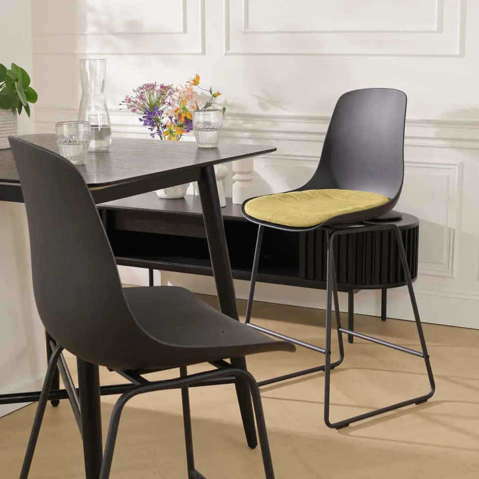 Nolon Nino-Liv barkruk zwart met warm oker zitkussen - zwart onderstel - 65 cm, foto 2