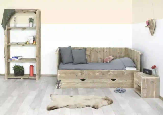 Kajuitbed met steigerhouten achterwand Sofia