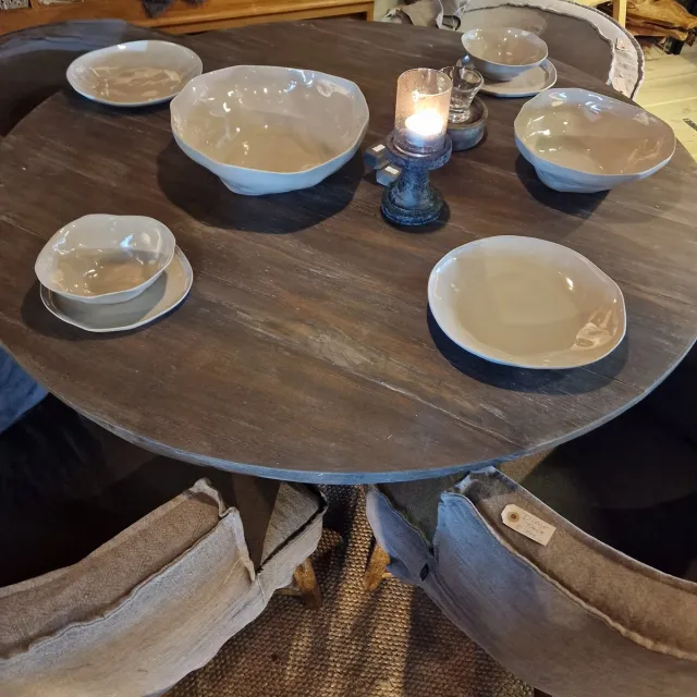 AURA PEEPERKORN ronde eettafel 155 cm|Nynke eettafel| teakhout| 155 cm bruin vergrijsd