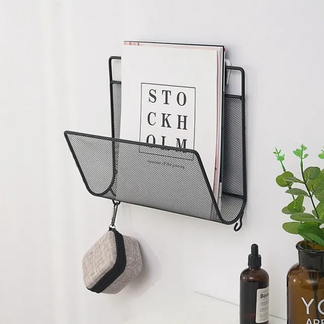 Wclavion Zwart Metalen Tijdschriftenrek voor aan de Muur, Wandgemonteerd Krantenrek en Boekenrek met Gaasontwerp en Handig Haakje, Draagbare Muurdecoratie en Opberger voor Woonkamer, Kantoor en Hal, voor Tijdschriften, Kranten en Boeken Afbeeldingskleur