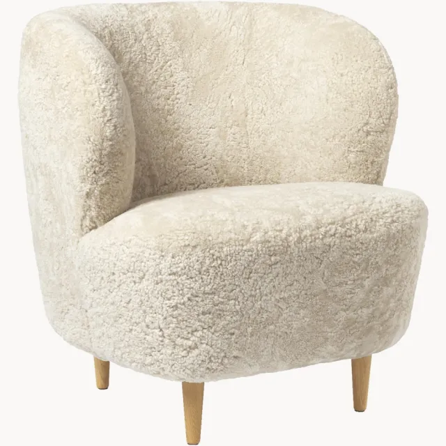 GUBI Loungefauteuil Stay van schapenvacht Beige