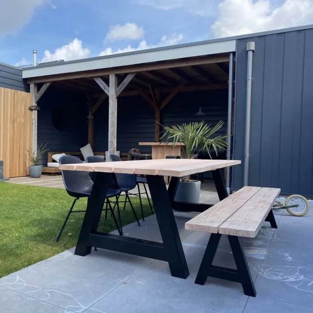 NordXL Douglashouten tuintafel Gary met stalen A poten