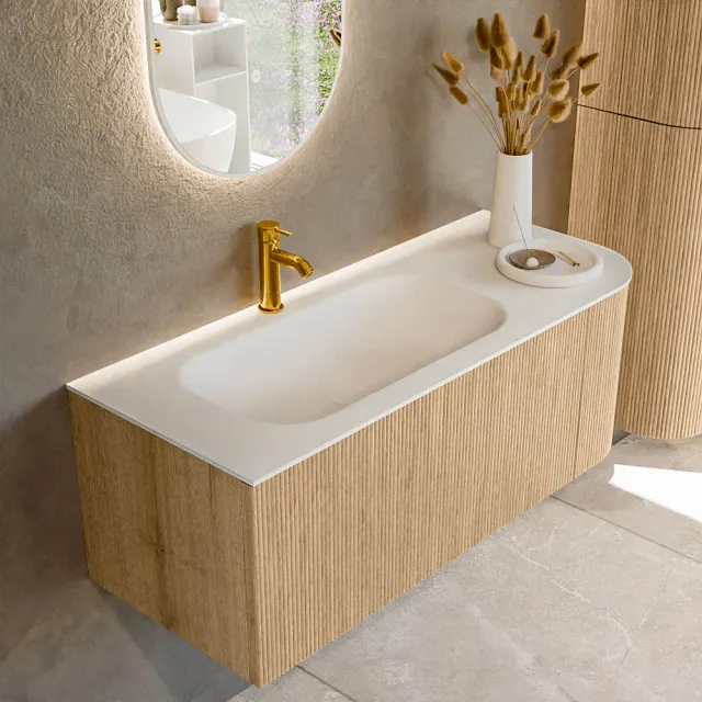 Mondiaz KURVE 115 cm Onderkast Greeploos 1 Lade Met Deuren Oak, Wastafel Solid Surface Links Talc 1 Kraangat Zonder Spiegel (KRVBGS115R1L1D1KL-Oak/Tal)