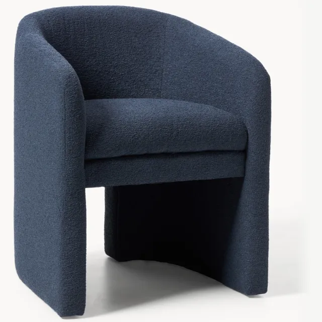 Westwing Collection Bouclé eetstoel Mairo met armleuningen Blauw