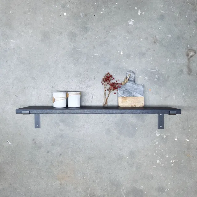 GoudmetHout Wandplank Industrieel - 160 x 25 cm Muurplank - Zwart Eiken Hout - Decoratie Wandrek & Boekenrek - Hangplank Keuken - Wall Shelf + 2 Mat Blanke Plankdragers van Staal Zwart - Mat blank - 25 cm